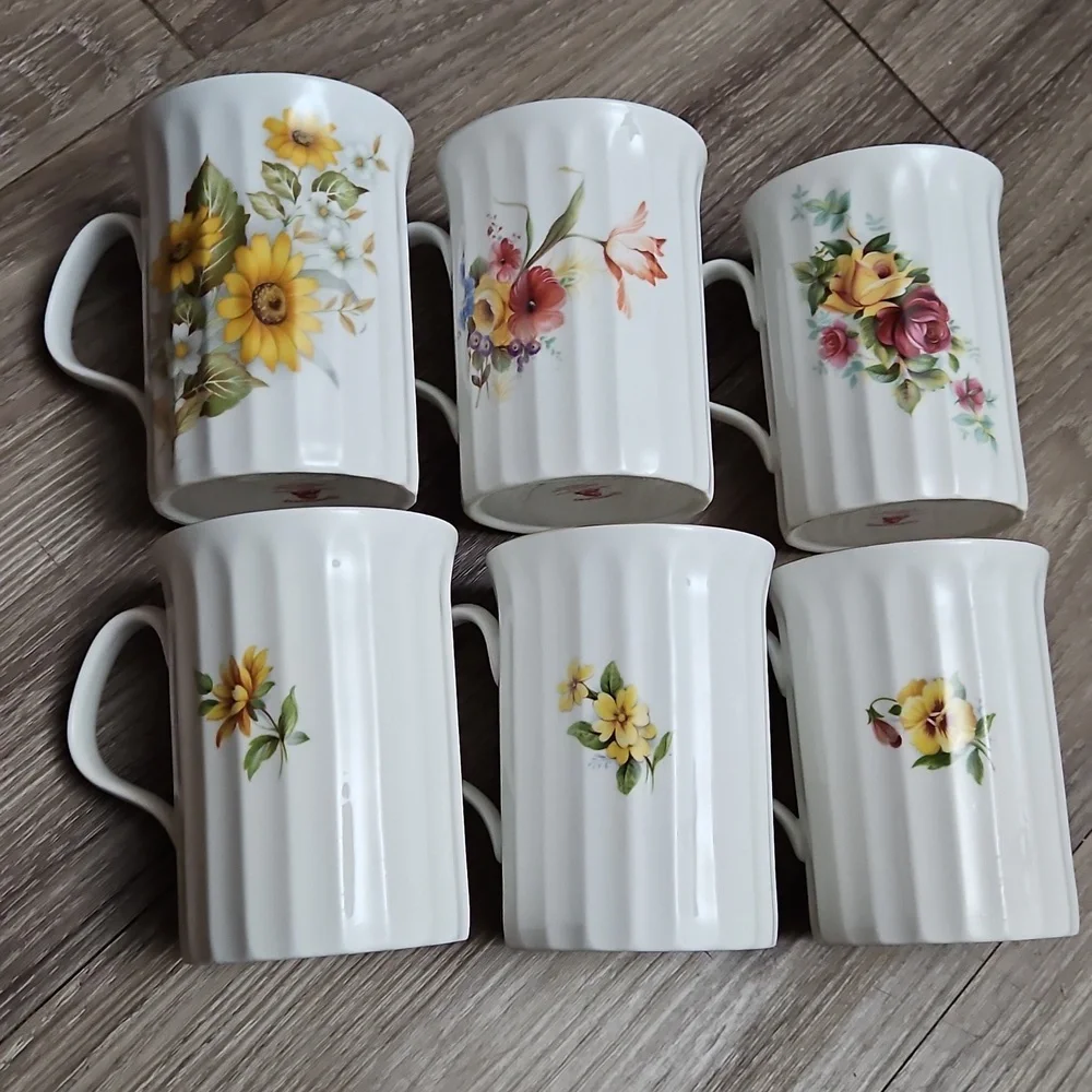 Vintage Staffordshire Queensway Fine Bone China Ribbed Gold Trim Floral Cup Mugs